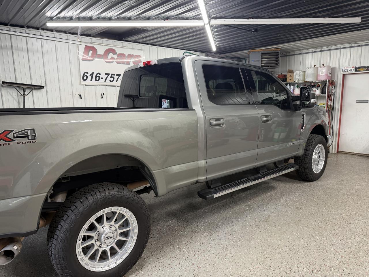 Ford F-250 SD Lariat Crew Cab Short Bed 4WD 2019