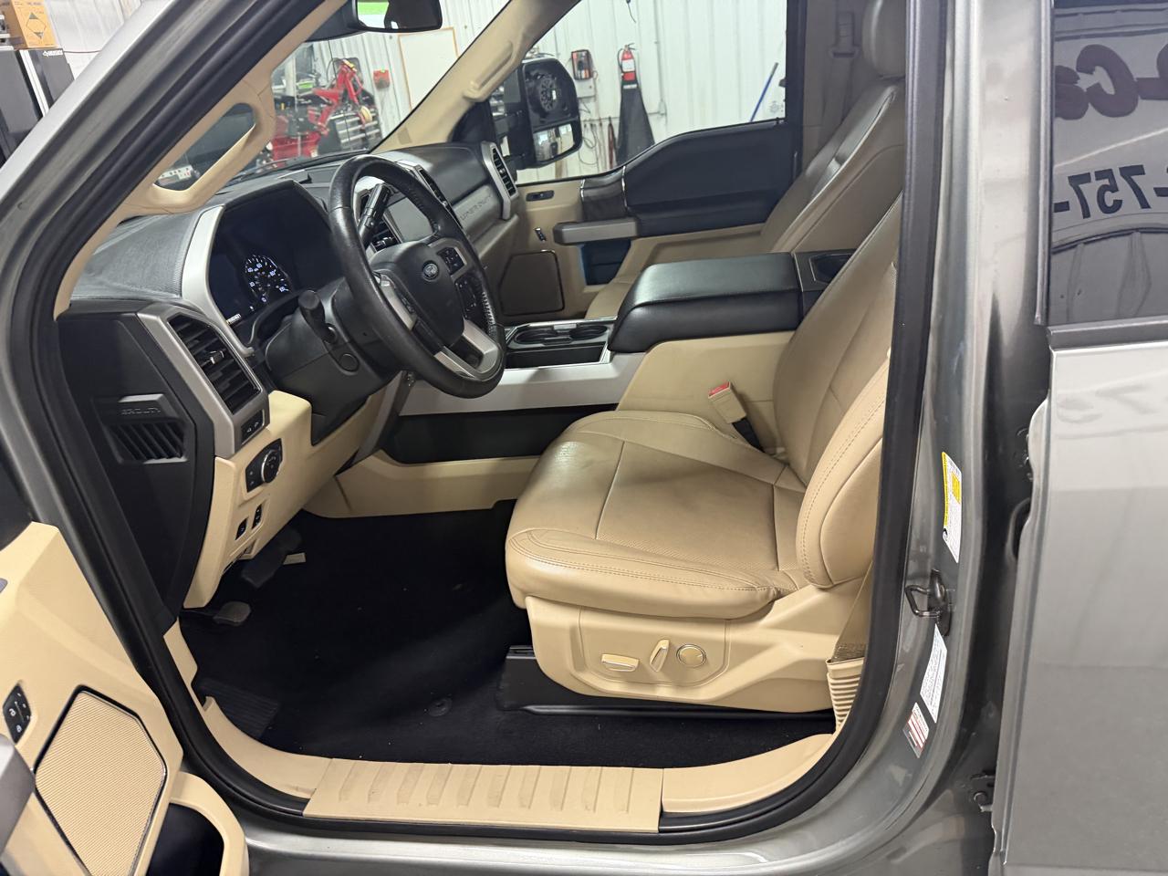 Ford F-250 SD Lariat Crew Cab Short Bed 4WD 2019
