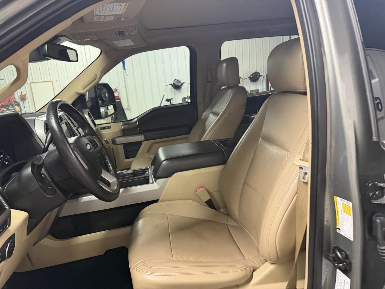 Ford F-250 SD Lariat Crew Cab Short Bed 4WD 2019