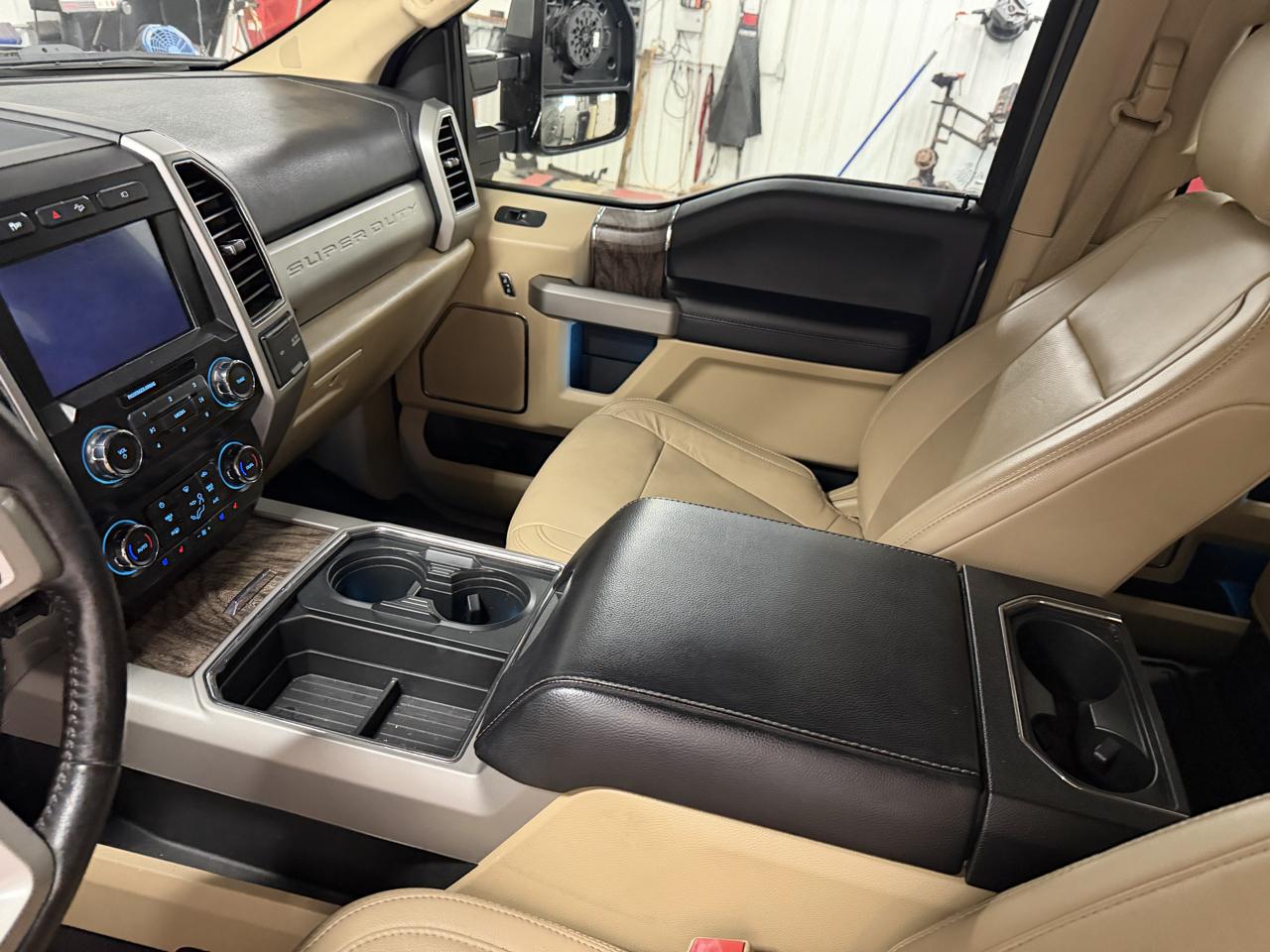 Ford F-250 SD Lariat Crew Cab Short Bed 4WD 2019