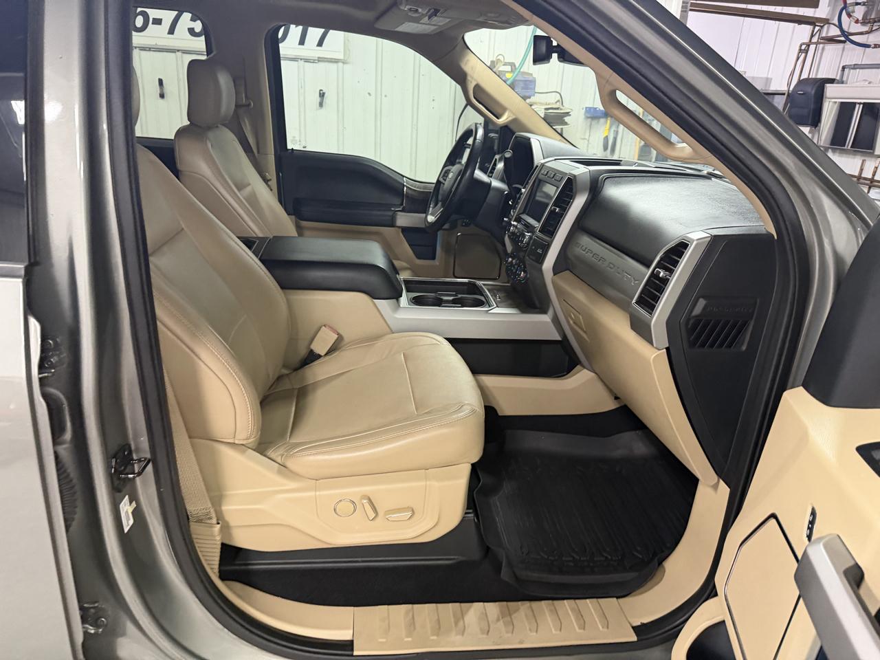 Ford F-250 SD Lariat Crew Cab Short Bed 4WD 2019
