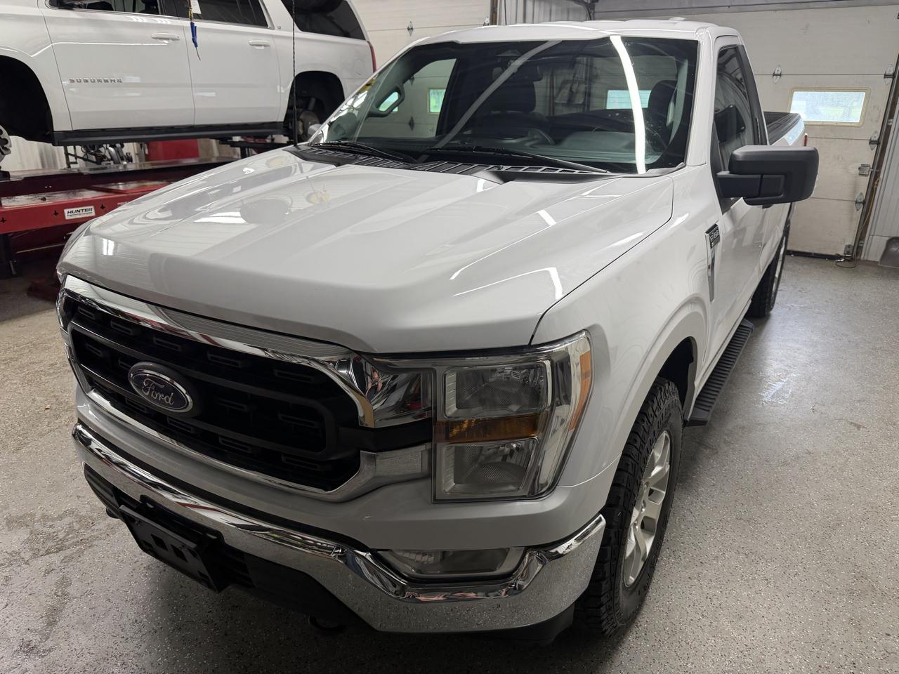 Ford F-150 4WD Reg Cab 145" XLT w/HD Payload Pkg 2021