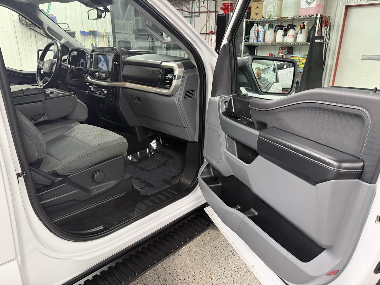 Ford F-150 4WD Reg Cab 145" XLT w/HD Payload Pkg 2021