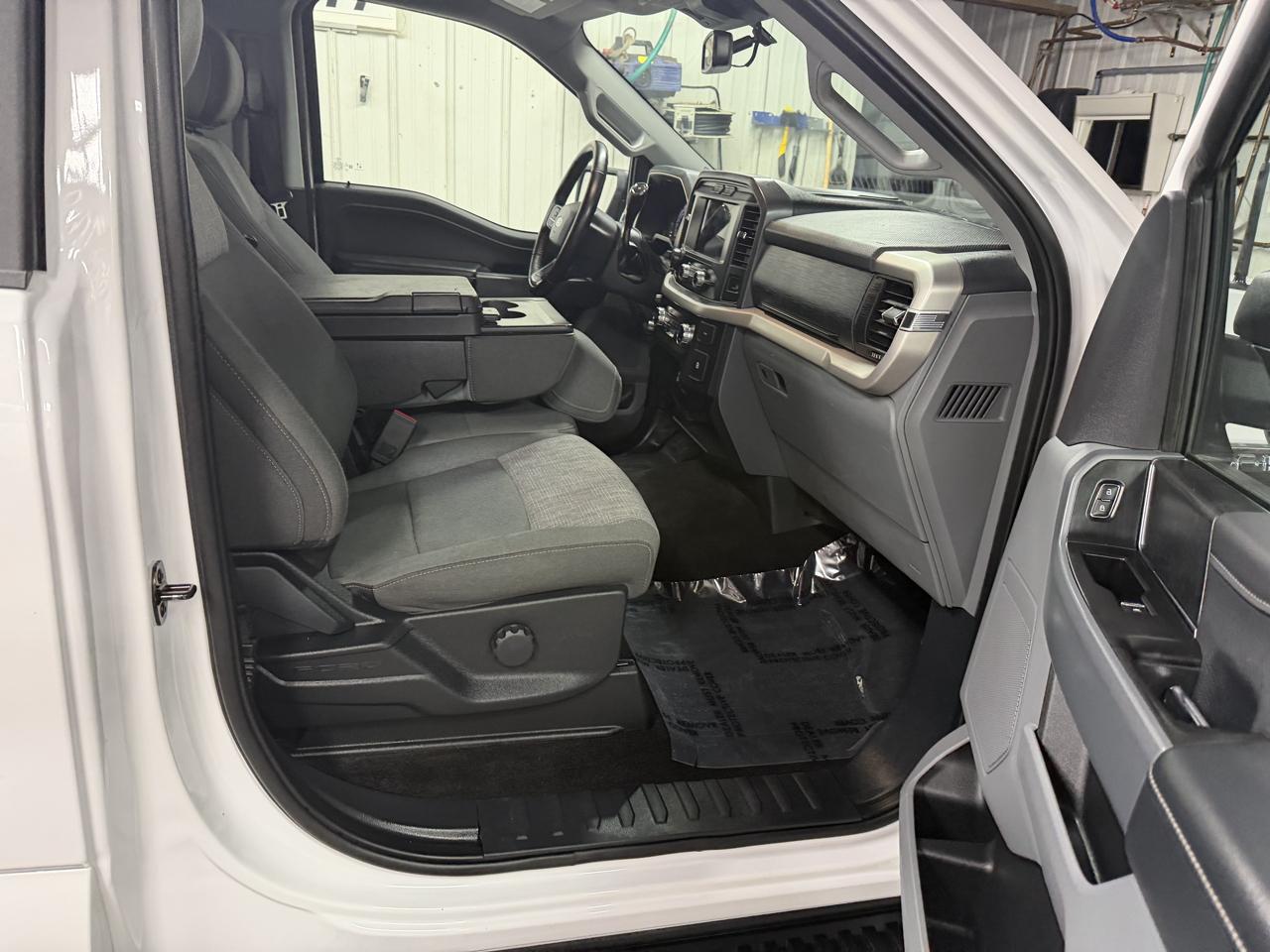 Ford F-150 4WD Reg Cab 145" XLT w/HD Payload Pkg 2021