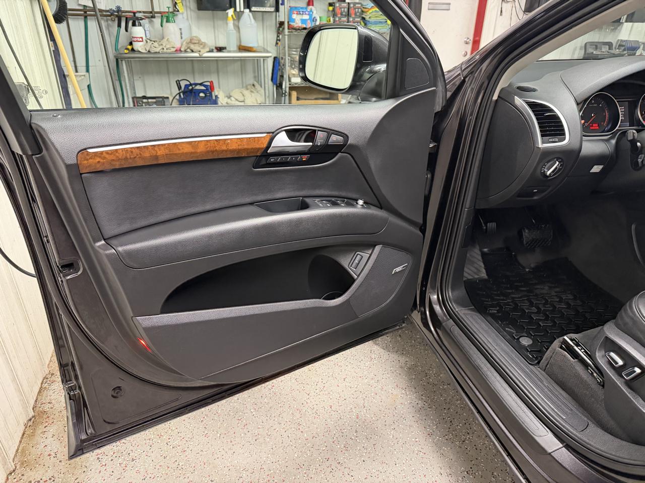 Audi Q7 quattro 4dr 3.0L TDI Prestige 2010