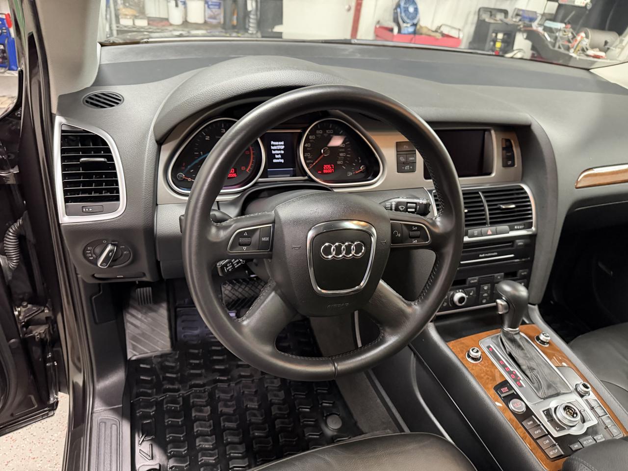 Audi Q7 quattro 4dr 3.0L TDI Prestige 2010