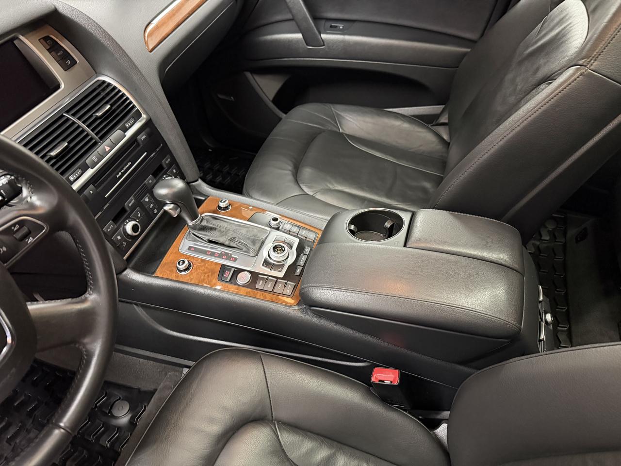 Audi Q7 quattro 4dr 3.0L TDI Prestige 2010