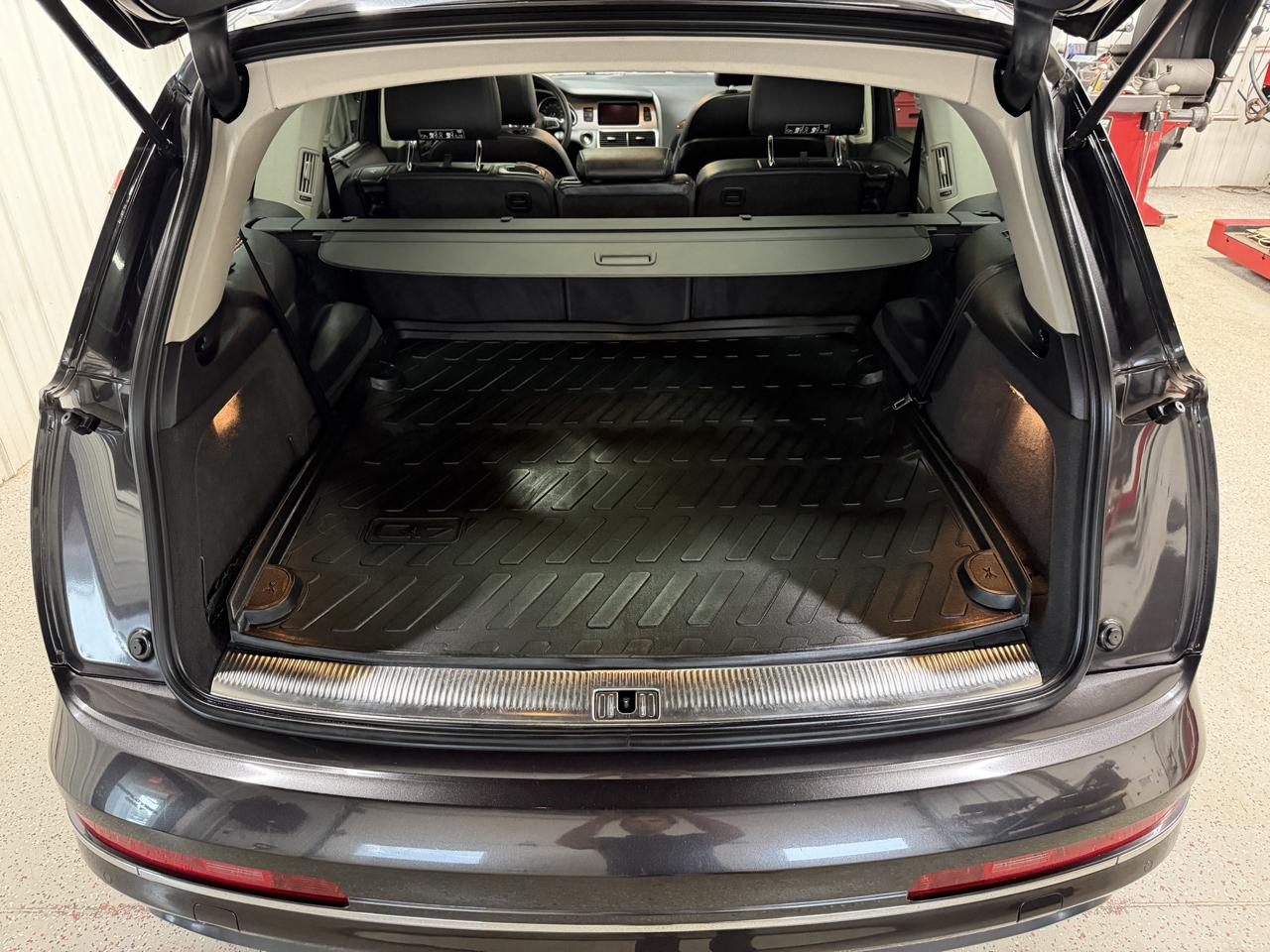 Audi Q7 quattro 4dr 3.0L TDI Prestige 2010