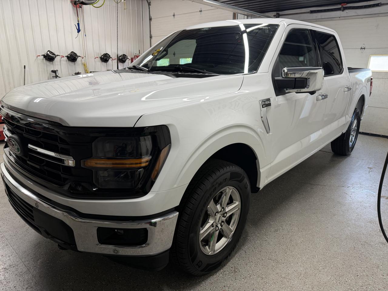 Ford F-150 4WD SuperCrew 145" XLT 2024