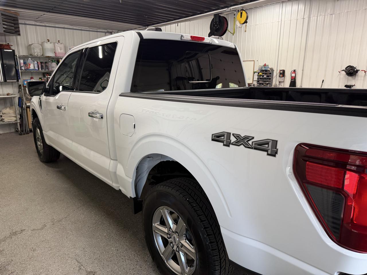 Ford F-150 4WD SuperCrew 145" XLT 2024