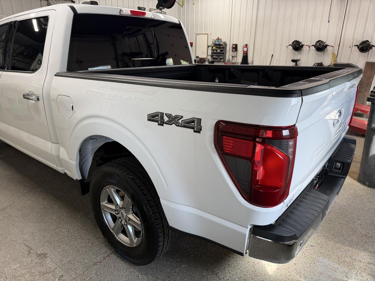 Ford F-150 4WD SuperCrew 145" XLT 2024