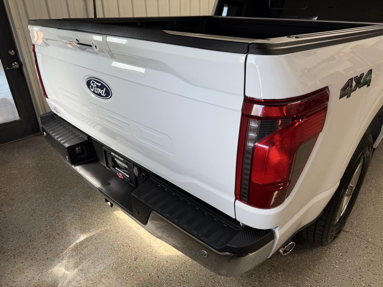 Ford F-150 4WD SuperCrew 145" XLT 2024