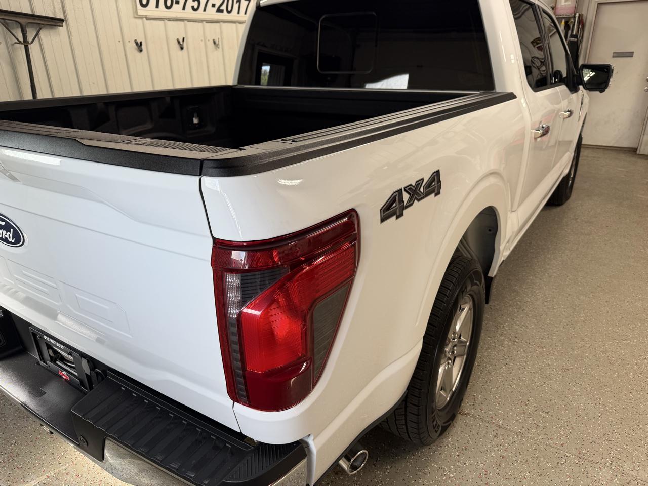 Ford F-150 4WD SuperCrew 145" XLT 2024
