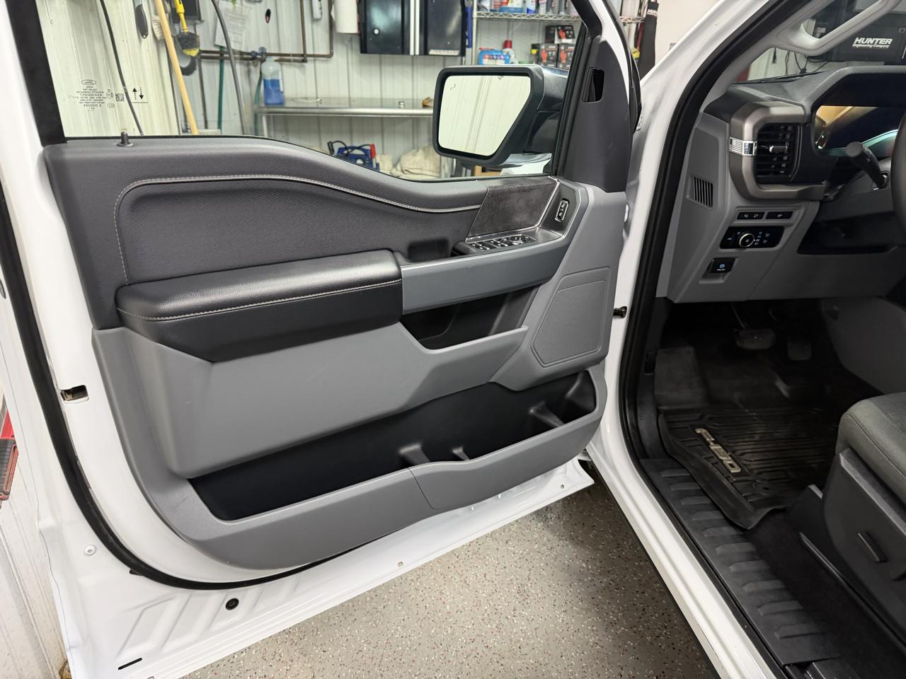 Ford F-150 4WD SuperCrew 145" XLT 2024