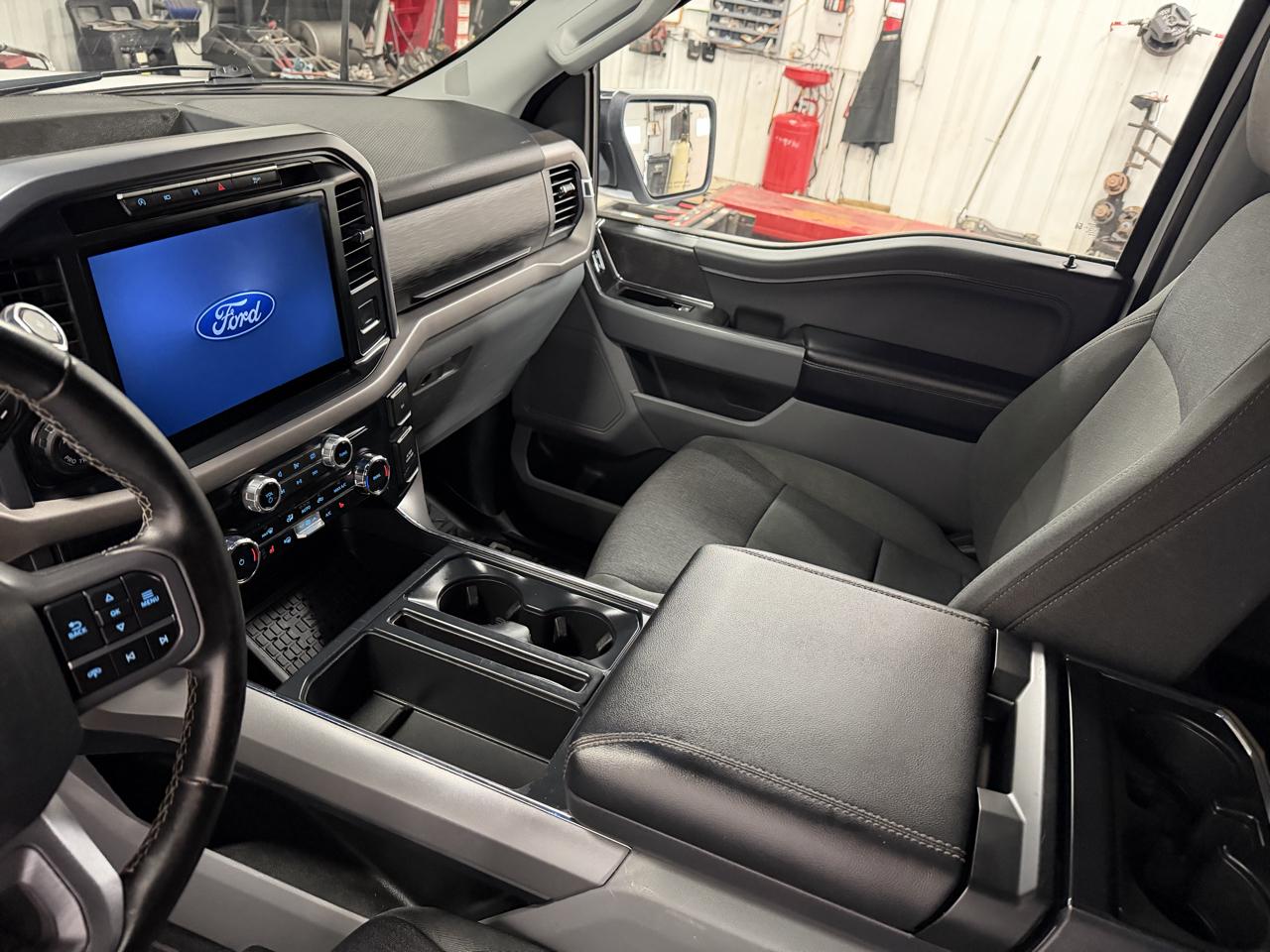 Ford F-150 4WD SuperCrew 145" XLT 2024