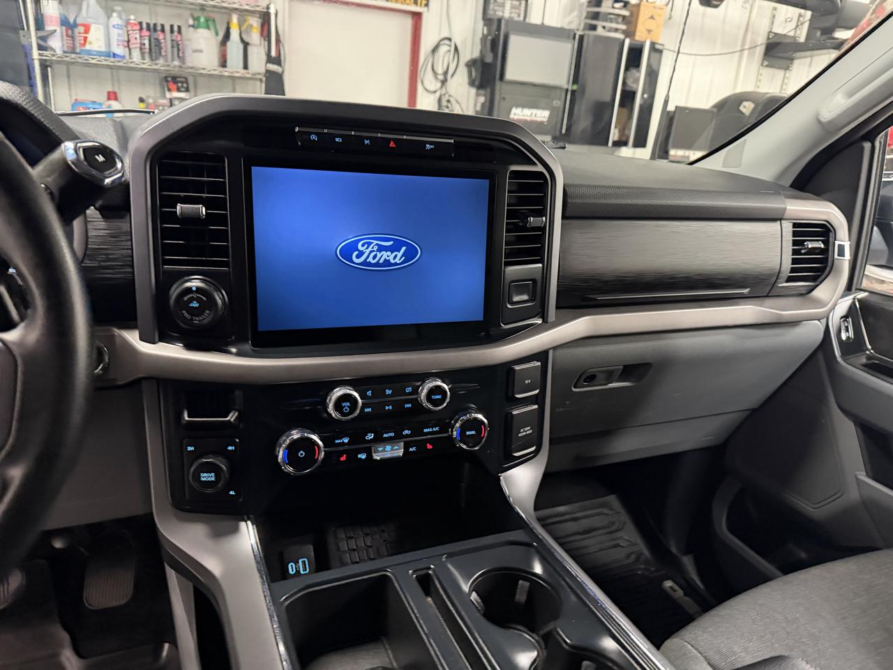 Ford F-150 4WD SuperCrew 145" XLT 2024