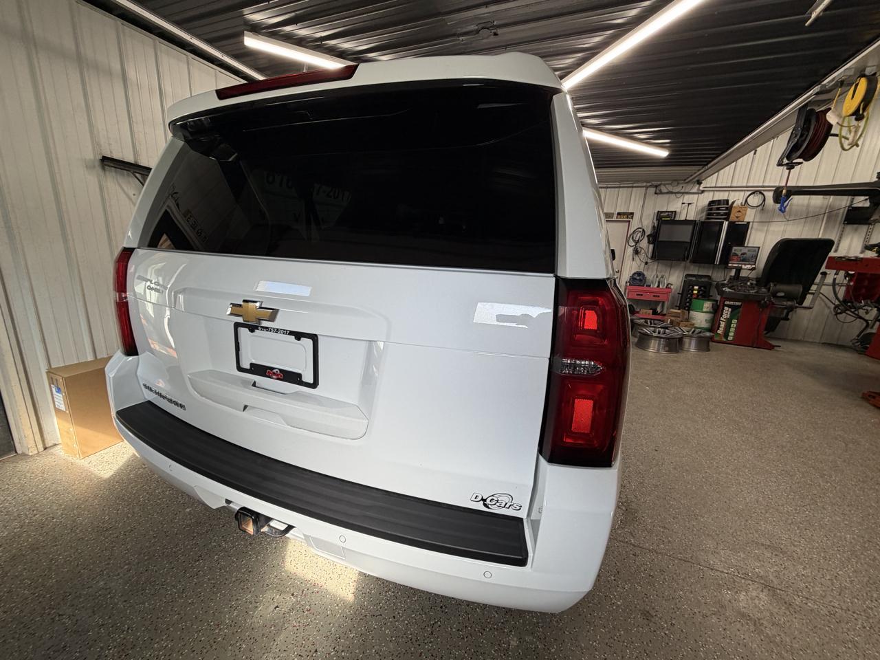 2019 Chevrolet Suburban LT - Photo 11