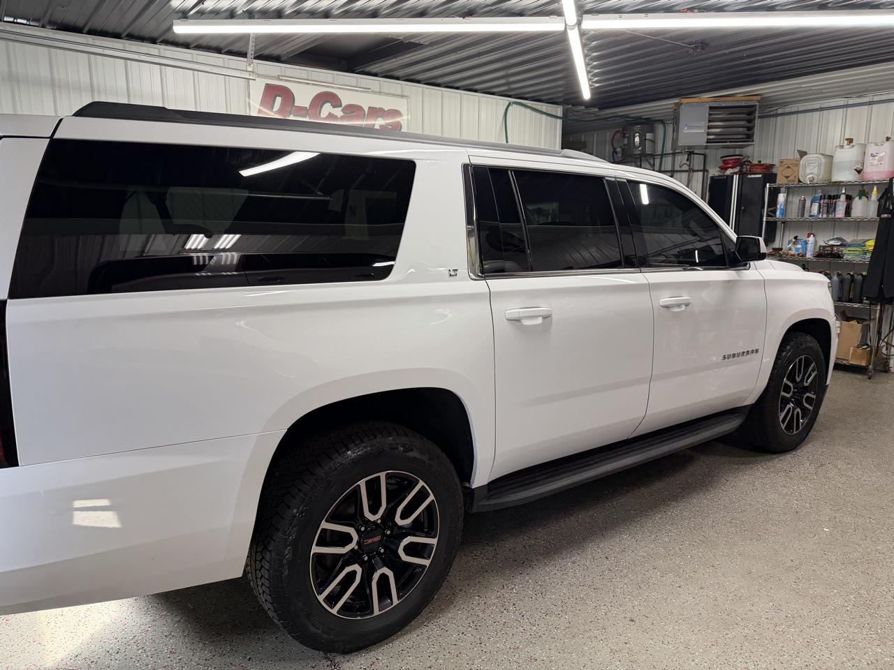 2019 Chevrolet Suburban LT - Photo 14