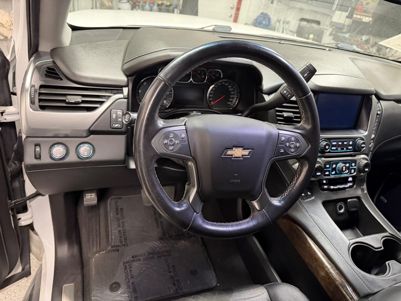 2019 Chevrolet Suburban LT - Photo 21