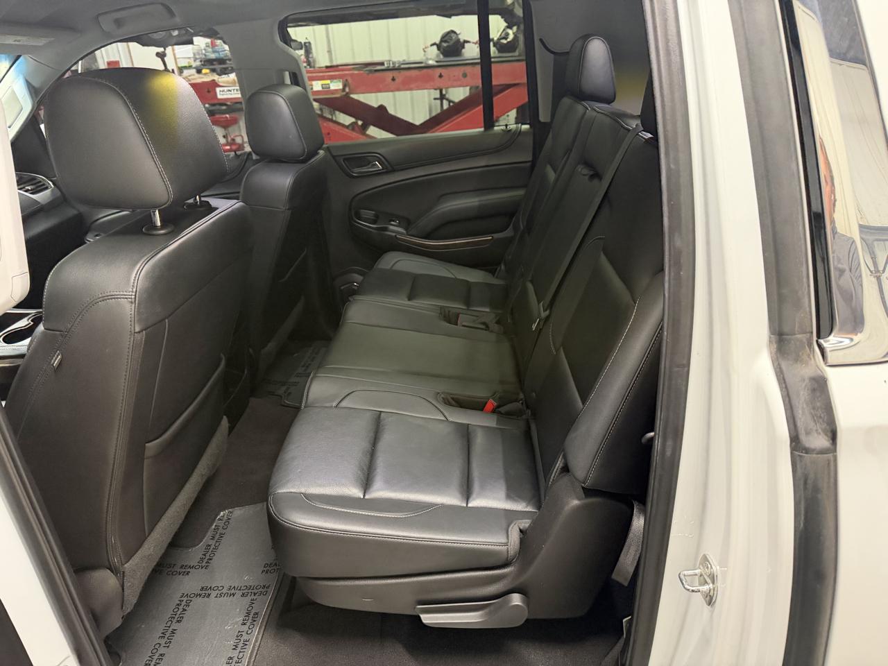 2019 Chevrolet Suburban LT - Photo 25