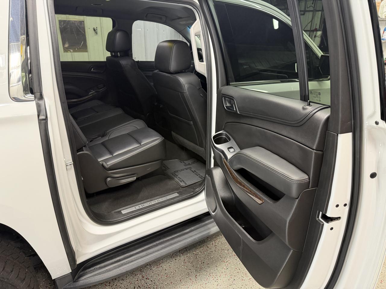 2019 Chevrolet Suburban LT - Photo 29