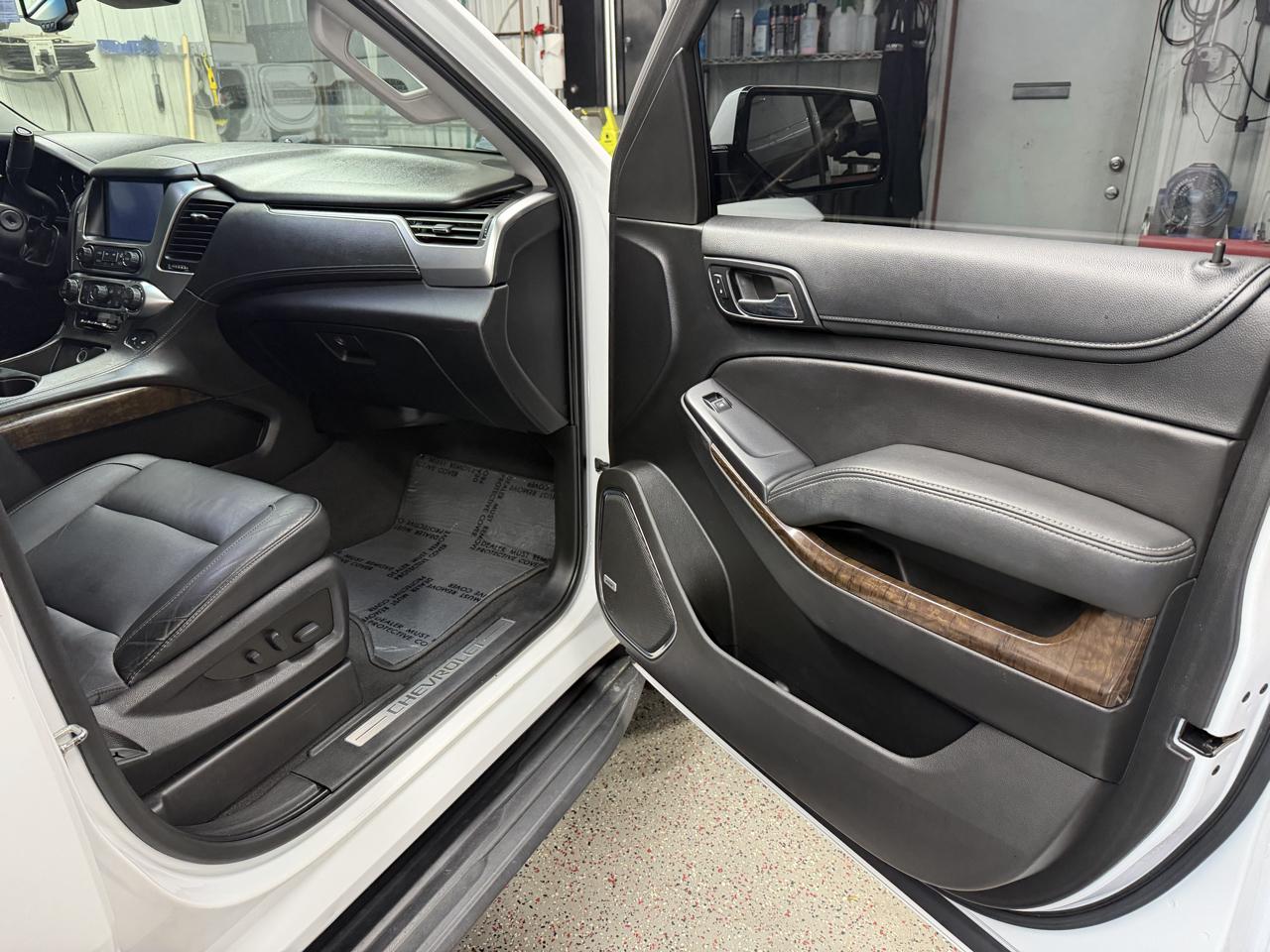 2019 Chevrolet Suburban LT - Photo 30