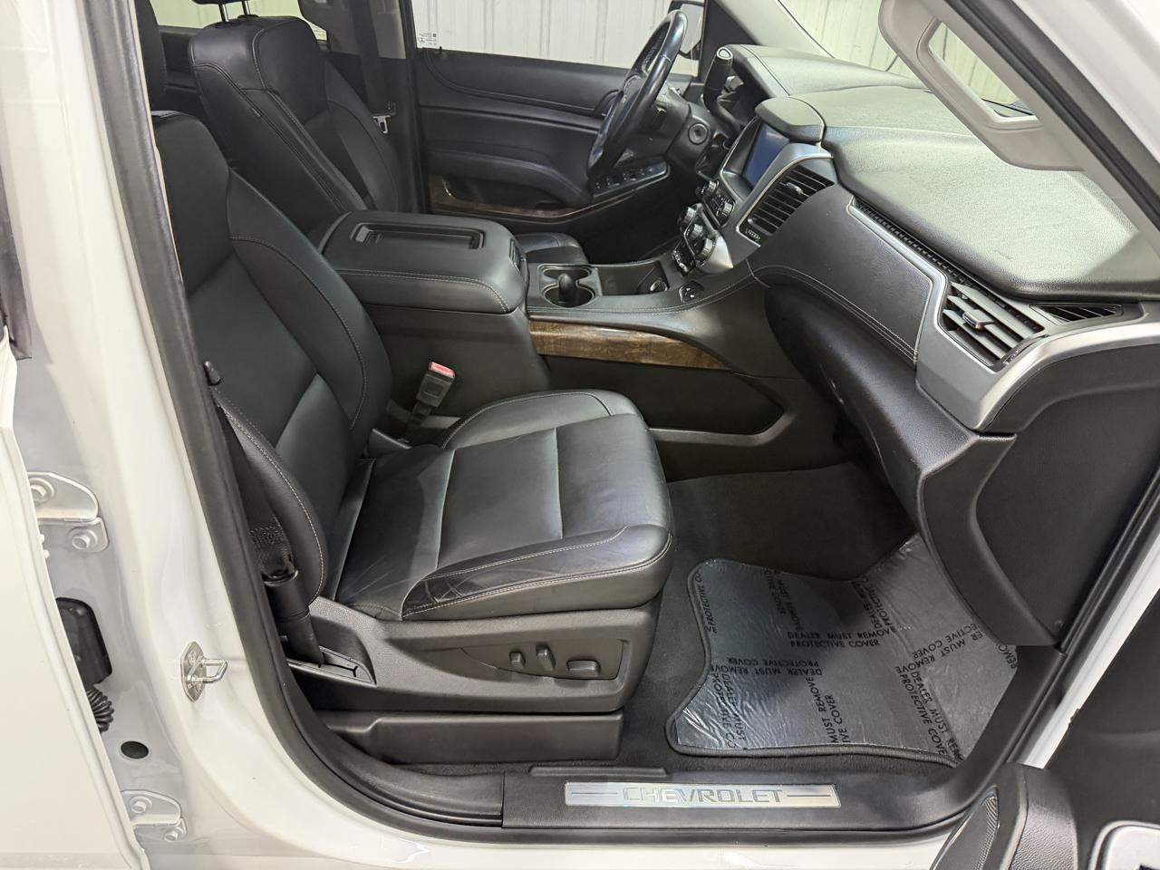 2019 Chevrolet Suburban LT - Photo 31