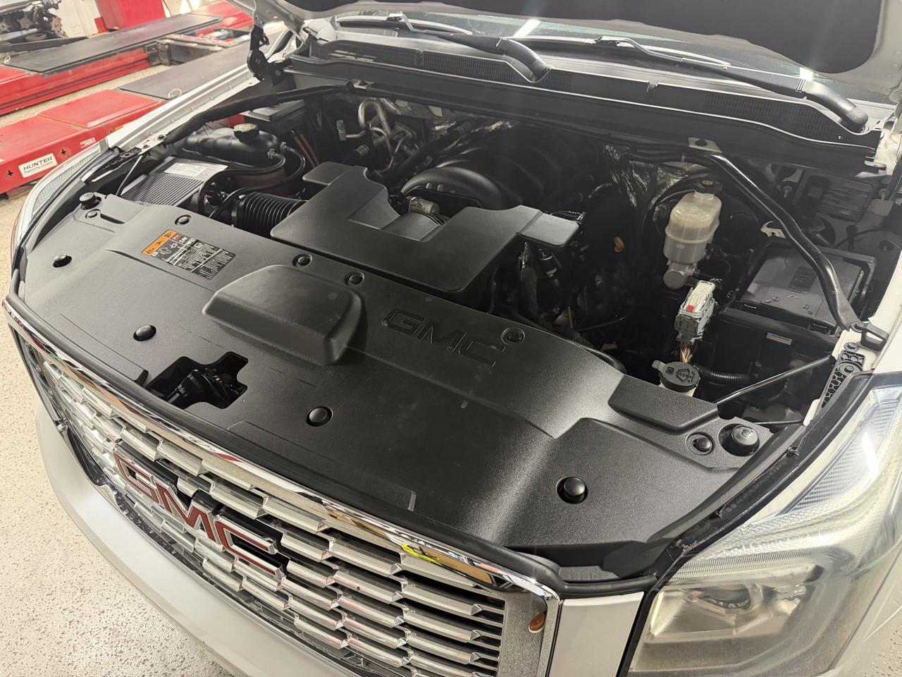 GMC Yukon Denali 4WD 2018