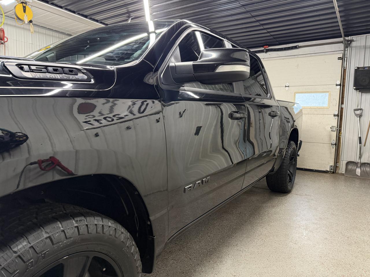 RAM 1500 Big Horn Crew Cab SWB 4WD 2020