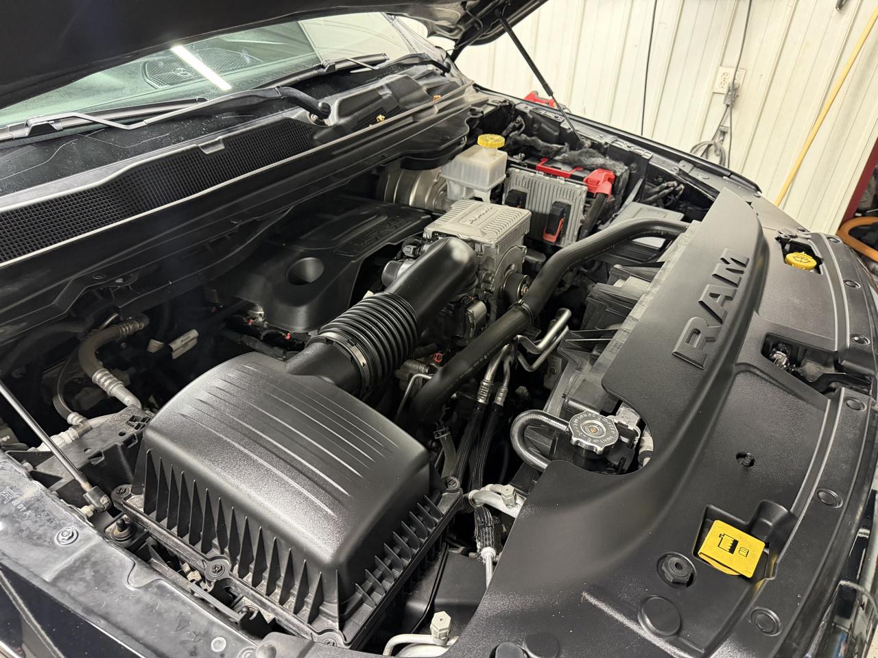RAM 1500 Big Horn Crew Cab SWB 4WD 2020
