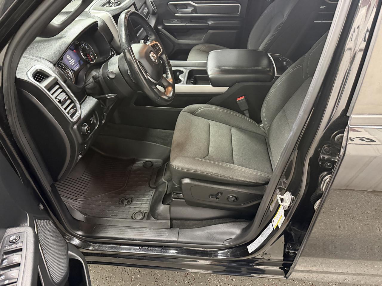 RAM 1500 Big Horn Crew Cab SWB 4WD 2020