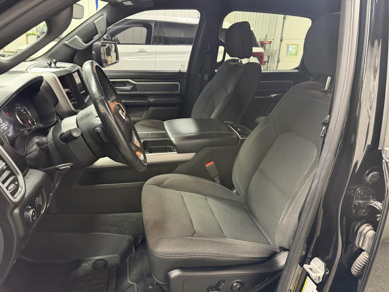 RAM 1500 Big Horn Crew Cab SWB 4WD 2020