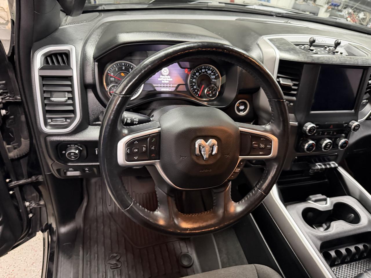 RAM 1500 Big Horn Crew Cab SWB 4WD 2020