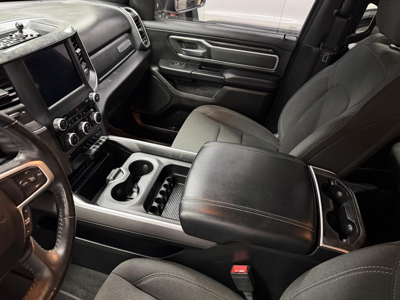 RAM 1500 Big Horn Crew Cab SWB 4WD 2020