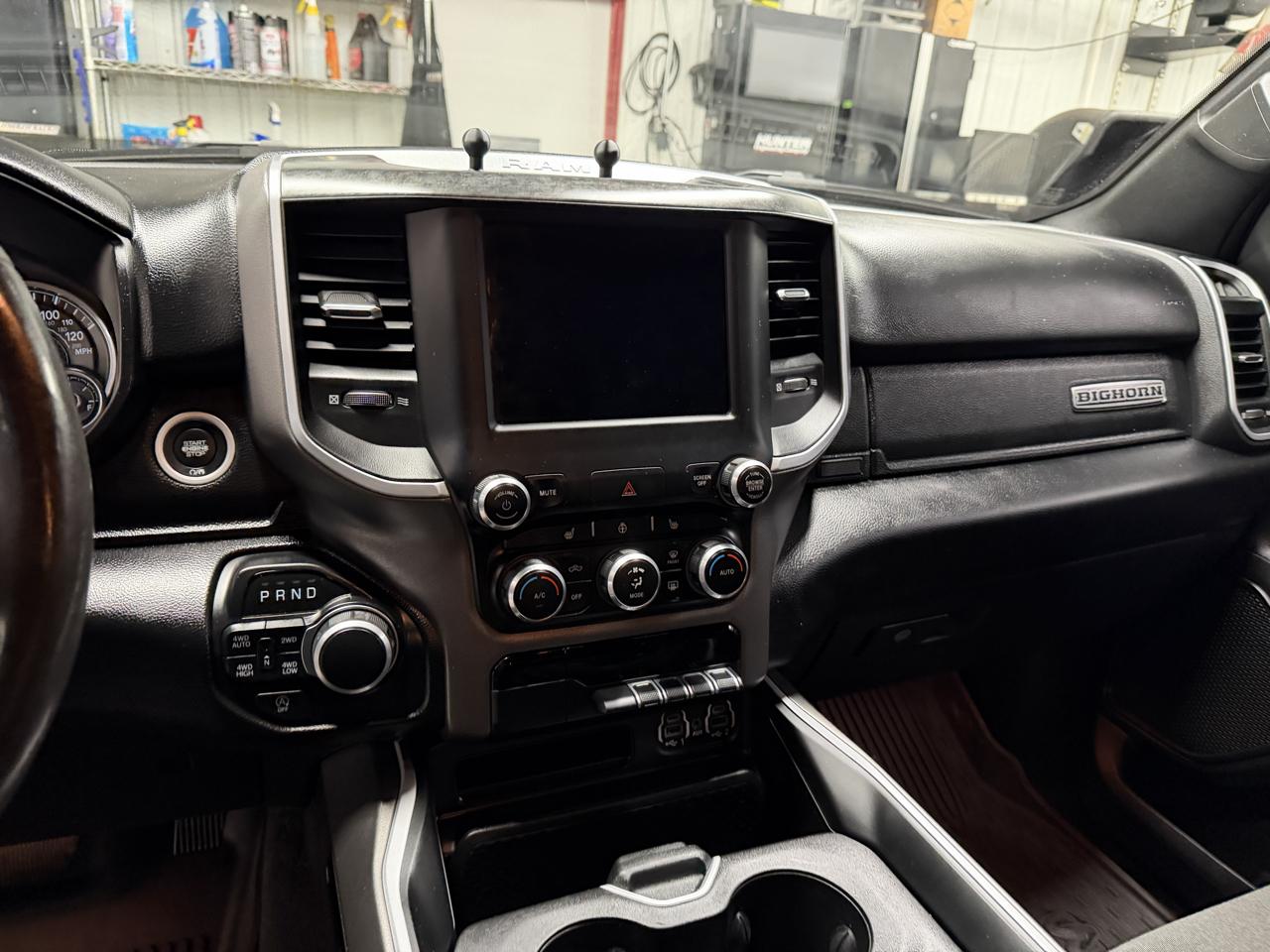 RAM 1500 Big Horn Crew Cab SWB 4WD 2020