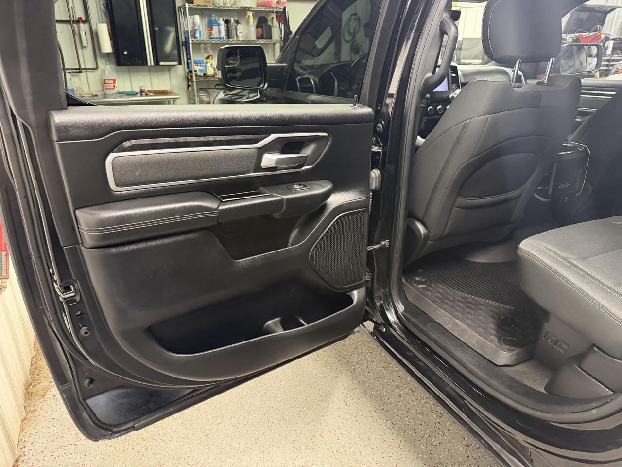 RAM 1500 Big Horn Crew Cab SWB 4WD 2020