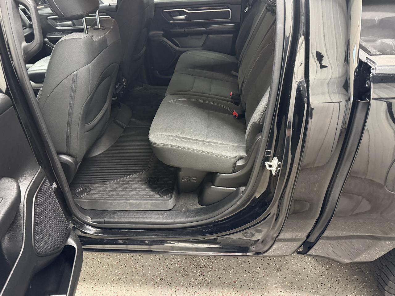 RAM 1500 Big Horn Crew Cab SWB 4WD 2020