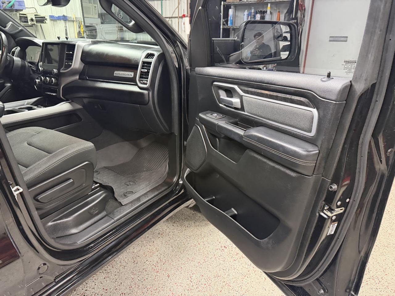 RAM 1500 Big Horn Crew Cab SWB 4WD 2020
