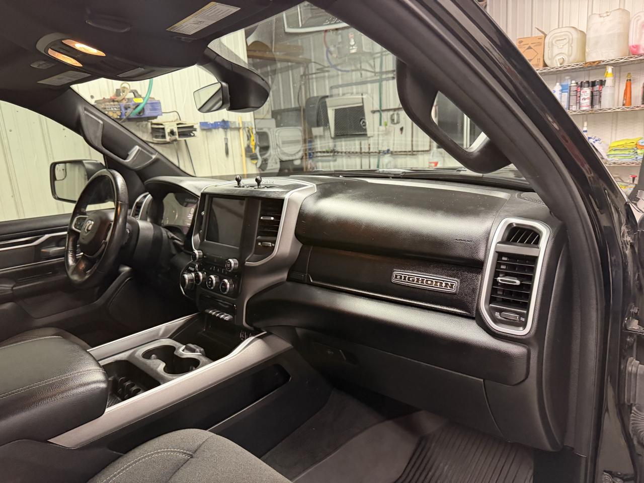 RAM 1500 Big Horn Crew Cab SWB 4WD 2020