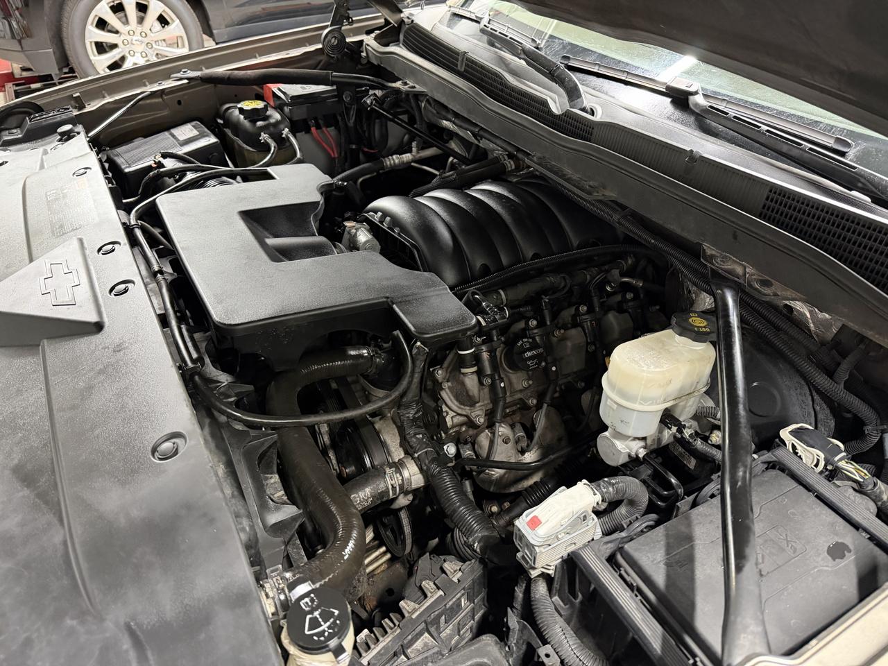 Chevrolet Silverado 1500 4WD Crew Cab 143.5" High Country 2015
