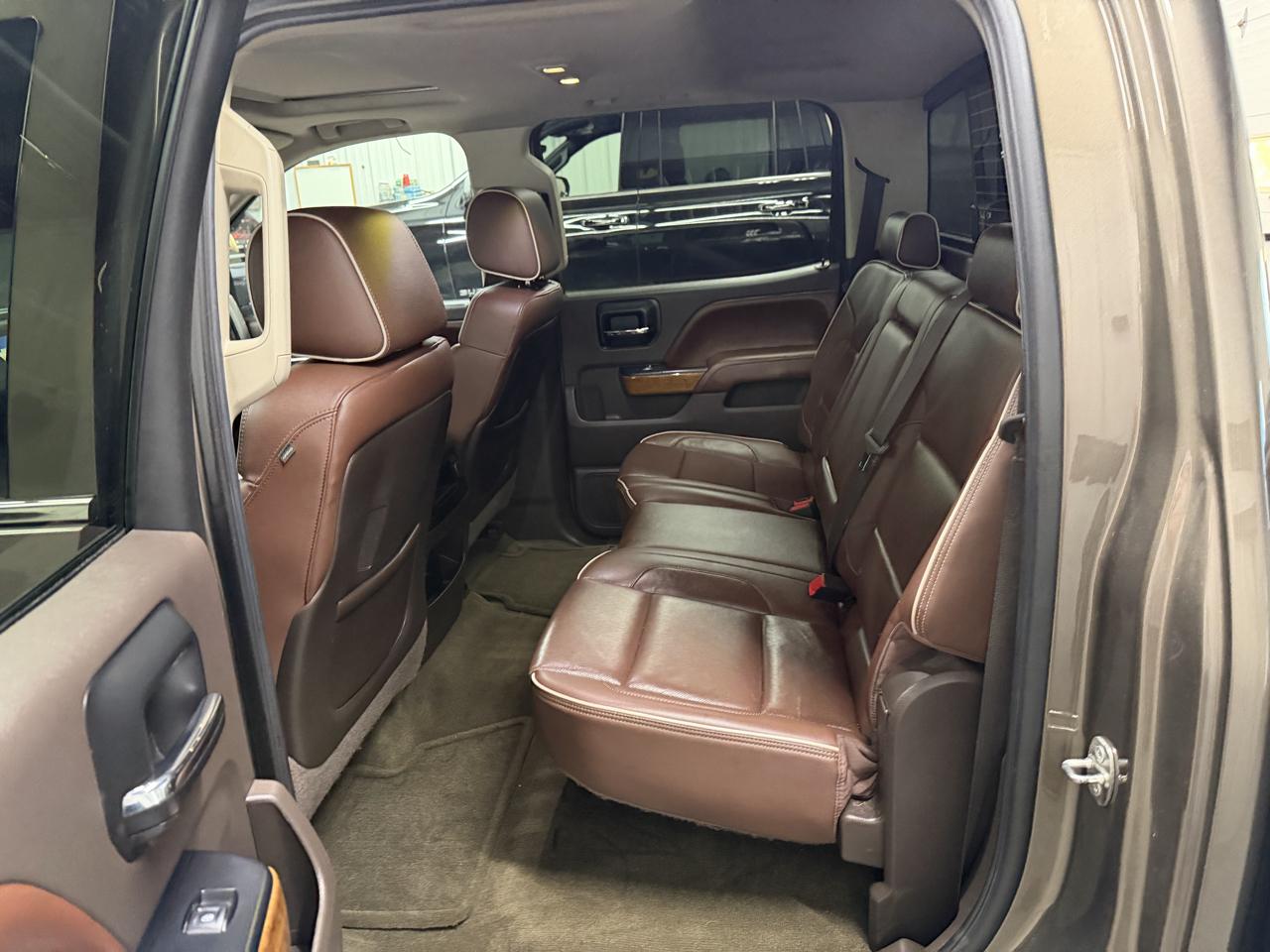 Chevrolet Silverado 1500 4WD Crew Cab 143.5" High Country 2015