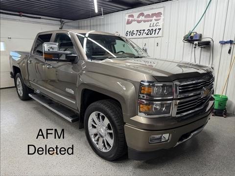 2015 Chevrolet Silverado 1500 4WD Crew Cab 143.5" High Country