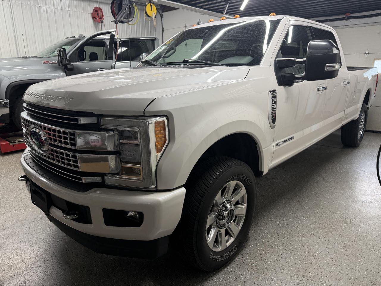 Ford F-350 SD Platinum Crew Cab Long Box 4WD 2019