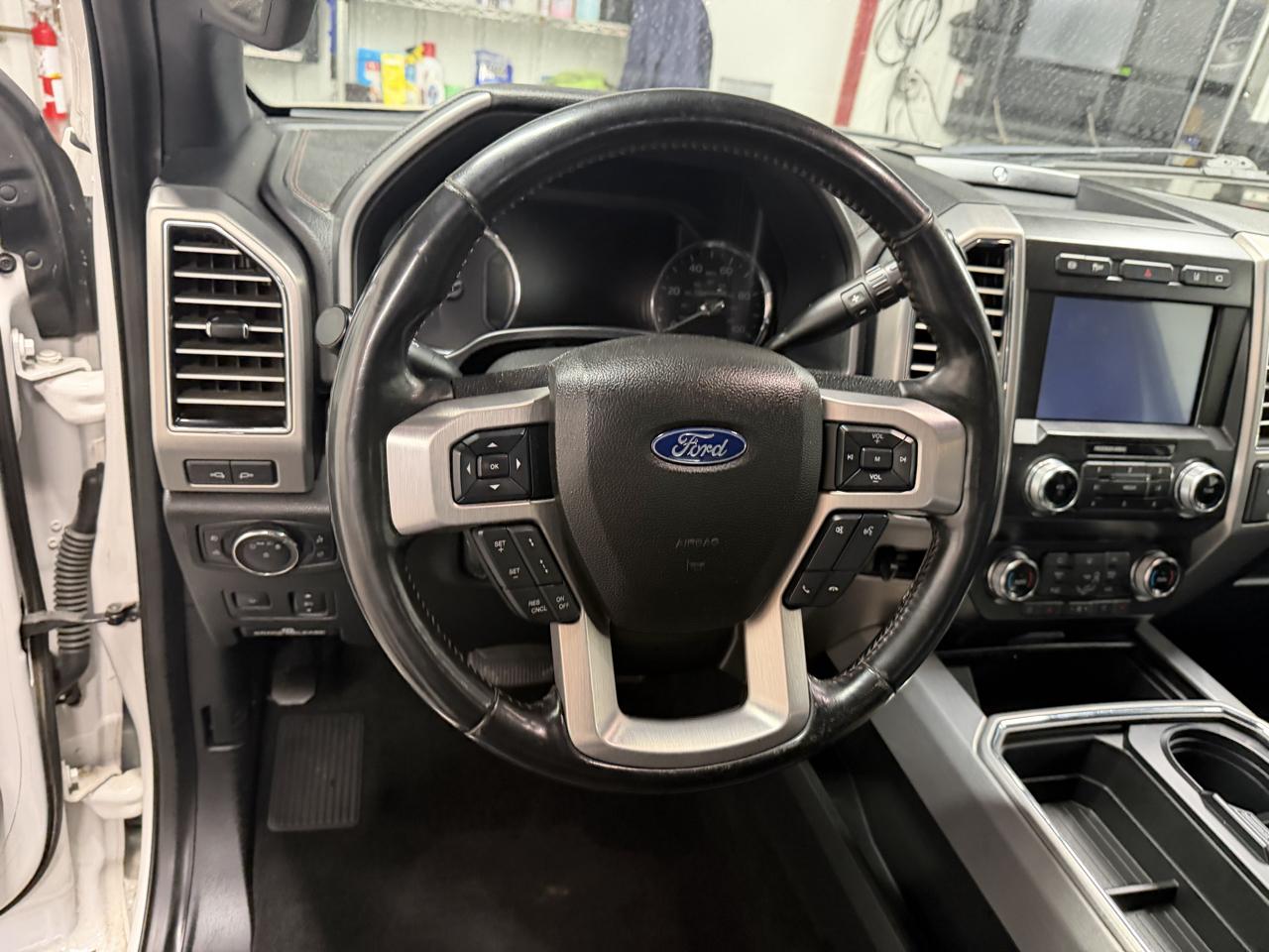 Ford F-350 SD Platinum Crew Cab Long Box 4WD 2019