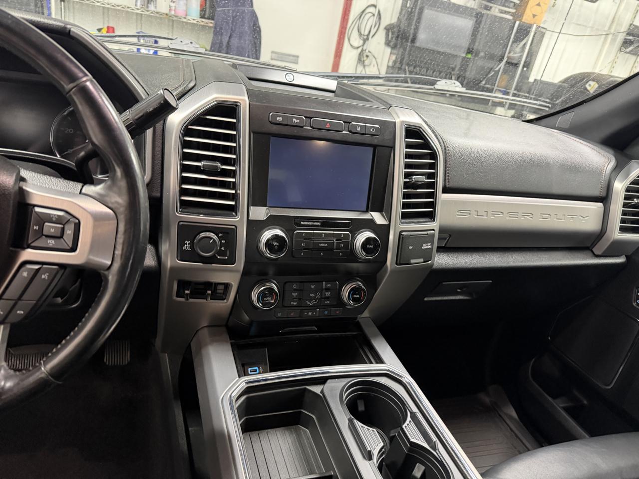 Ford F-350 SD Platinum Crew Cab Long Box 4WD 2019