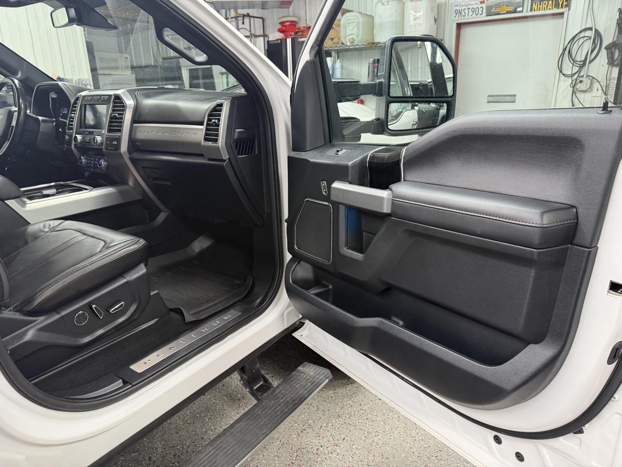 Ford F-350 SD Platinum Crew Cab Long Box 4WD 2019