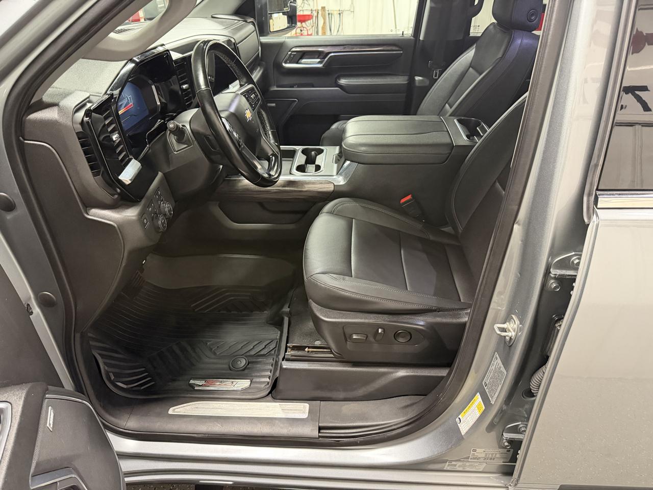 Chevrolet Silverado 2500HD 4WD Crew Cab 159" LTZ 2024
