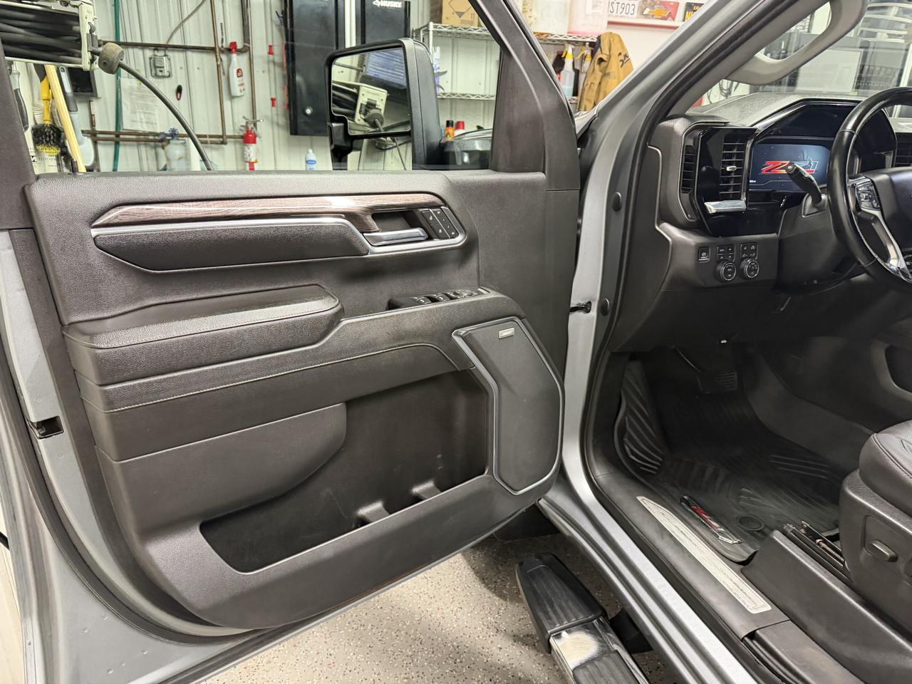 Chevrolet Silverado 2500HD 4WD Crew Cab 159" LTZ 2024