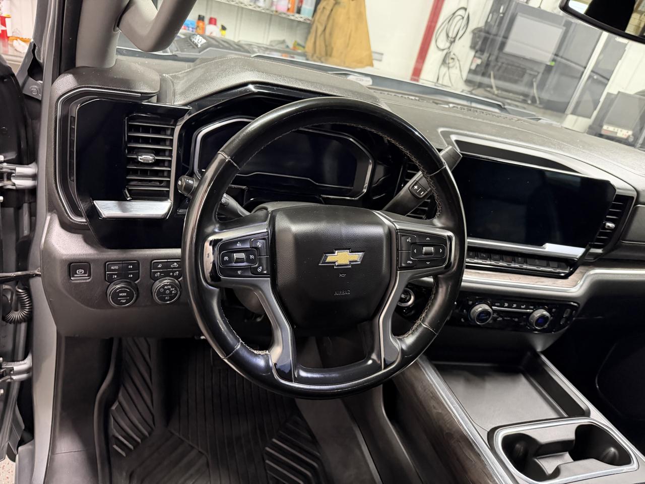Chevrolet Silverado 2500HD 4WD Crew Cab 159" LTZ 2024