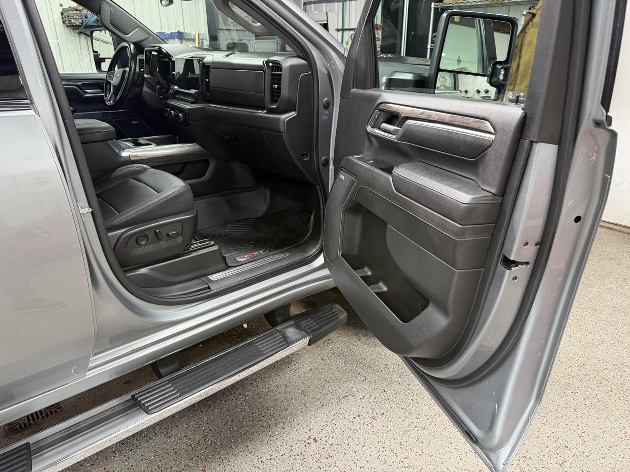 Chevrolet Silverado 2500HD 4WD Crew Cab 159" LTZ 2024